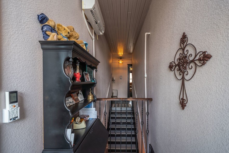 More Photos Of 75 N Waco St, Hillsboro General Retail For Lease