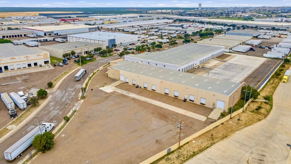 More Photos Of 809 Nafta Blvd, Laredo Warehouse For Lease