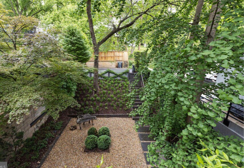 More Photos Of 5169 Macarthur Blvd NW, Washington Office Residential For Lease