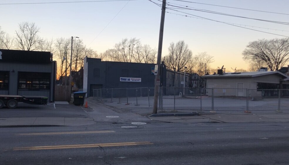 More Photos Of 1250 E Broadway, Louisville Freestanding For Lease