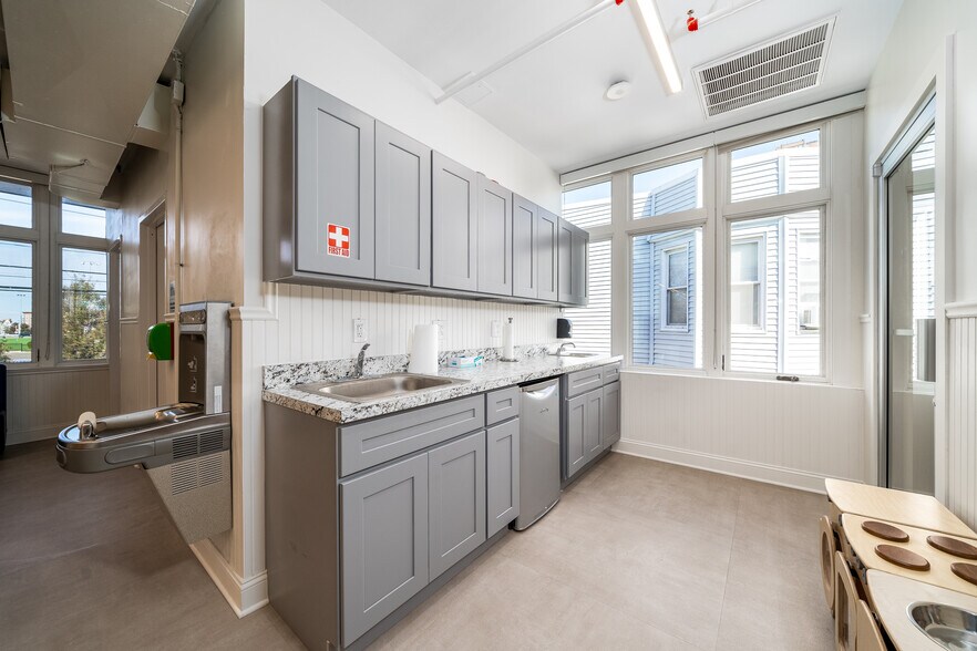 More Photos Of 2000 West St, Union City Office Residential For Sale