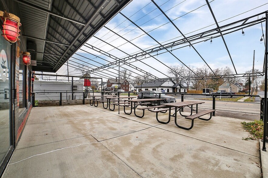 More Photos Of 3648 S Park Ave, Buffalo Restaurant For Lease