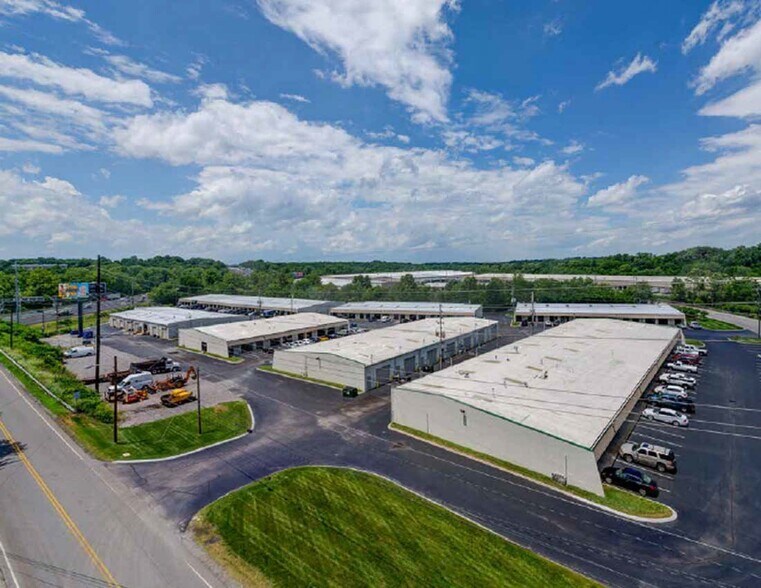 More Photos Of 118-122 Space Park Dr, Nashville Unknown For Lease