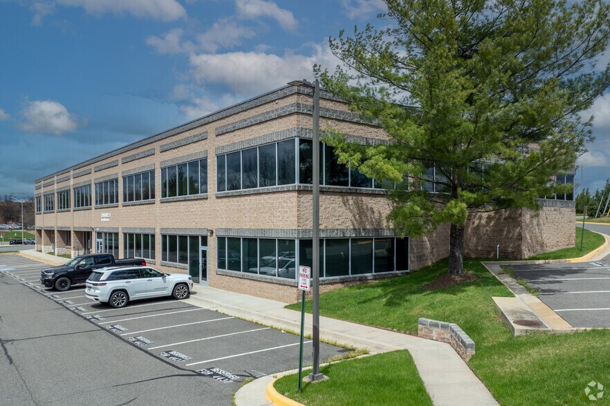 More Photos Of 4437 Brookfield Corporate Dr, Chantilly Medical For Sale