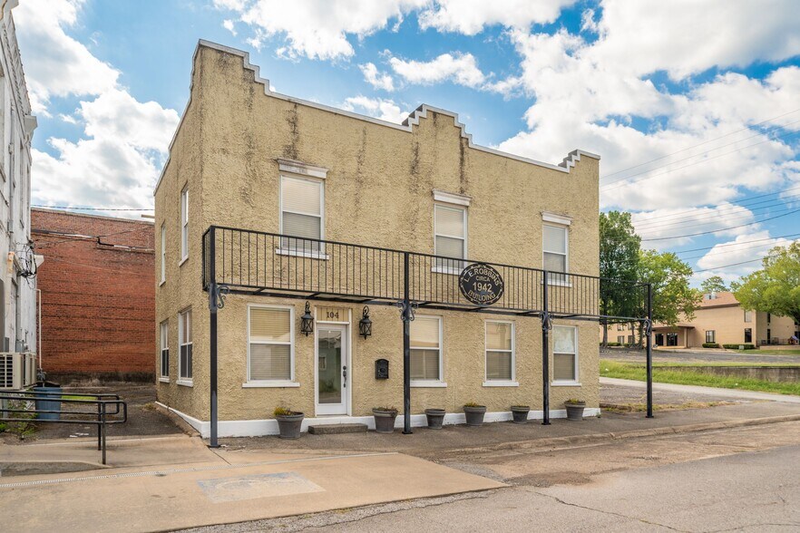 Primary Photo Of 104 N 3rd St, Heber Springs Office For Sale