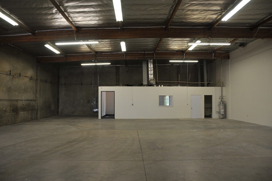 More Photos Of 12350 Montague St, Pacoima Warehouse For Lease