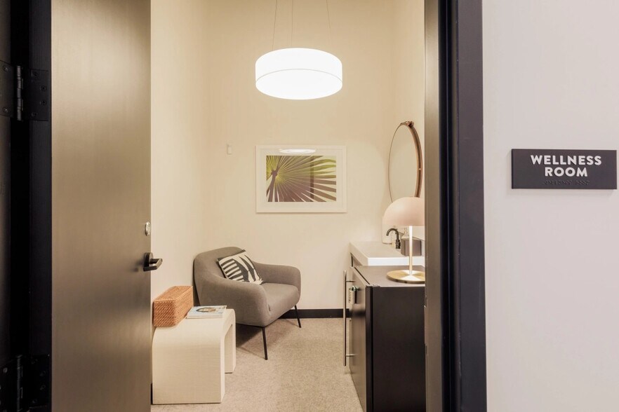 More Photos Of 19505 Biscayne Blvd, Miami Coworking Space