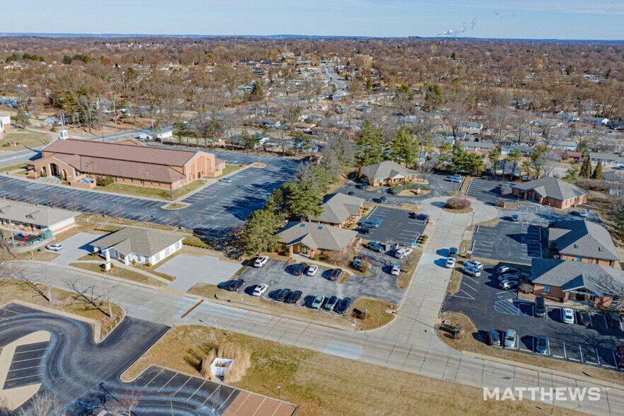 More Photos Of 811 Hazelwest Ct, Hazelwood Office For Sale