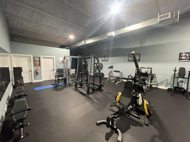 More Photos Of 1930 E Grande Blvd, Tyler Industrial For Lease