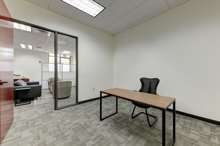 More Photos Of 7344 E Deer Valley Rd, Scottsdale Medical For Sale