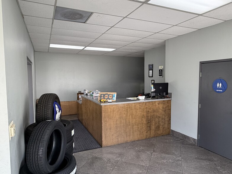 More Photos Of 14706 Whittier Blvd, Whittier Auto Repair For Sale