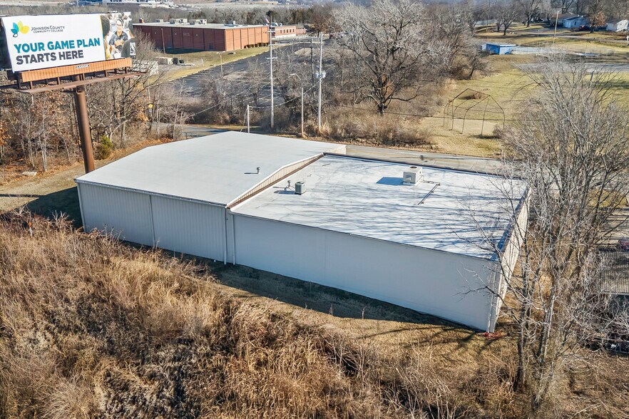 More Photos Of 4702 Eastern Ave, Kansas City Warehouse For Sale