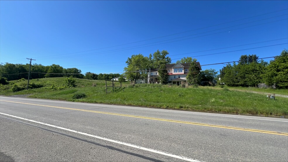 Primary Photo Of 2341 Evans City Rd, Zelienople Veterinarian Kennel For Sale