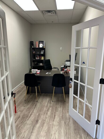 More Photos Of 615 S Livingston Ave, Livingston Storefront For Lease