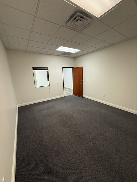 More Photos Of 6628 Sky Pointe Dr, Las Vegas Office For Lease