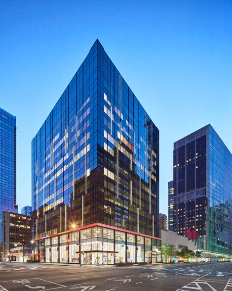 More Photos Of 60 Bloor St W, Toronto Office For Lease