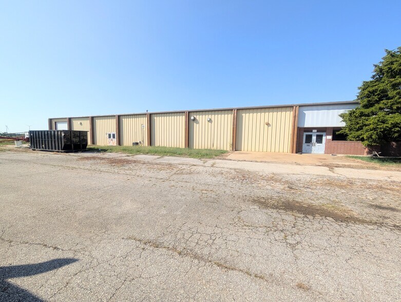 More Photos Of 1469 US Highway 59, Moran Manufacturing For Sale