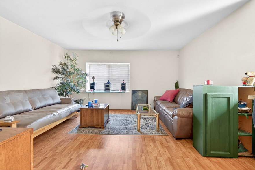 More Photos Of 652 E Lockeford St, Lodi Auto Repair For Sale