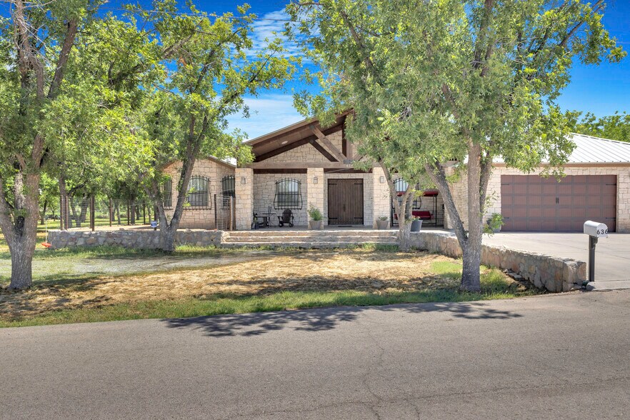 More Photos Of 636 Keagle Rd, Socorro Specialty For Sale