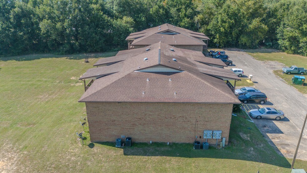 More Photos Of 5646 Cyanamid Rd, Milton Apartments For Sale