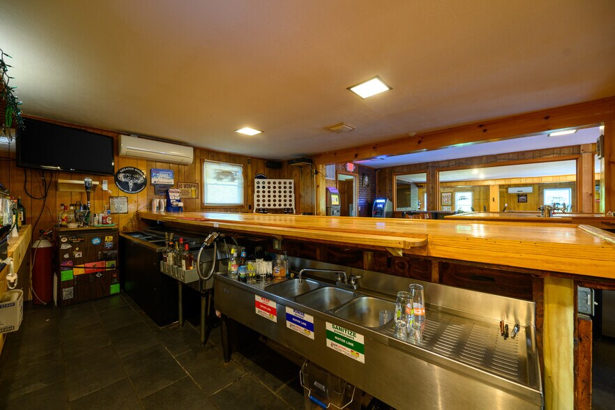 More Photos Of 16 Holland Rd, Wales Bar For Sale