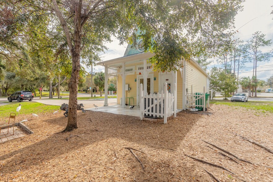 More Photos Of 197 E Church St, Deland General Retail For Sale