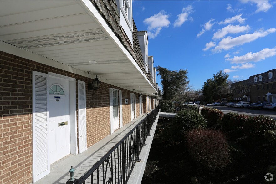 More Photos Of 9450 Marlboro Pike, Upper Marlboro Office For Sale
