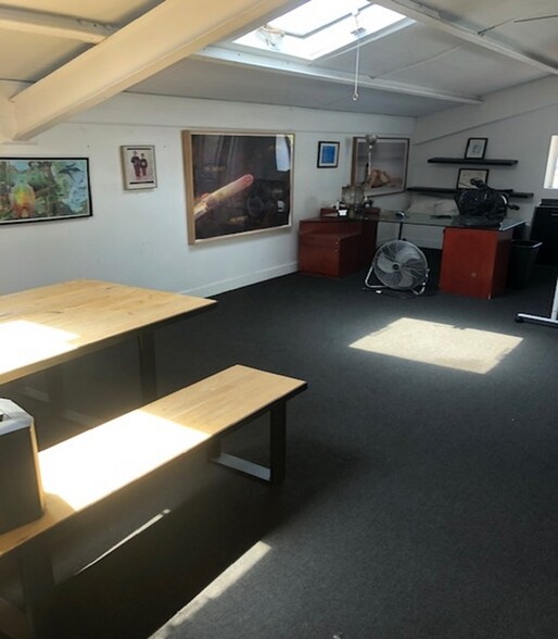 More Photos Of 3025 Airport Ave, Santa Monica Loft Creative Space For Lease