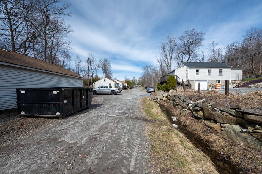 More Photos Of , Brookfield Unknown For Sale