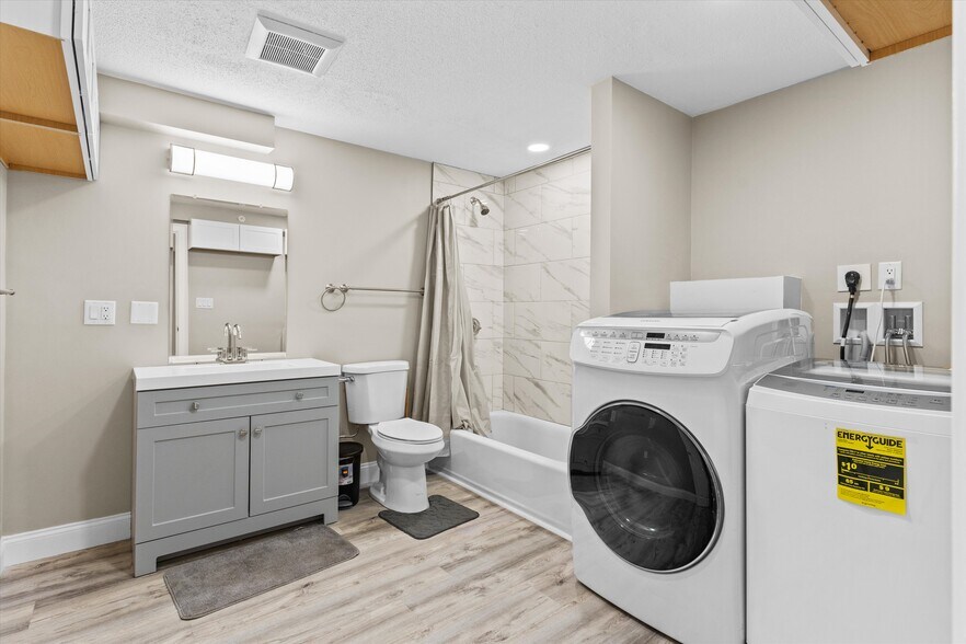 More Photos Of 47 Chelmsford St, Chelmsford Storefront Retail Residential For Sale