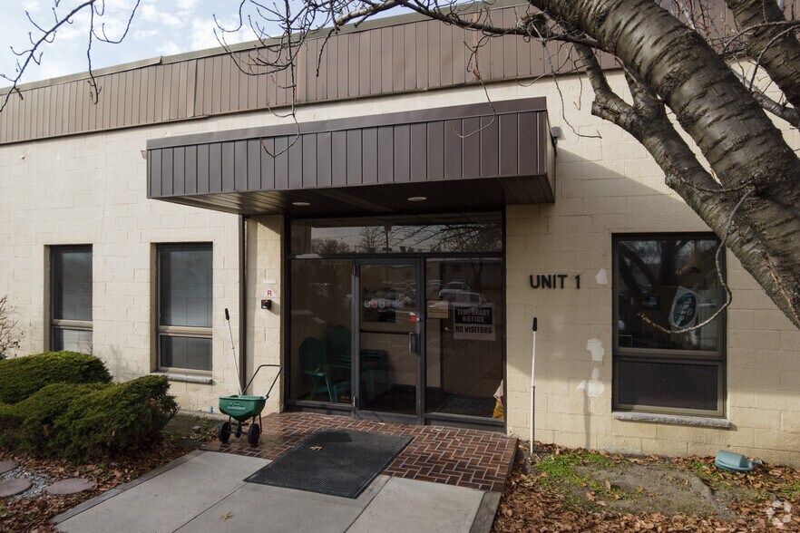 More Photos Of 1 Maple St, East Rutherford Warehouse For Lease