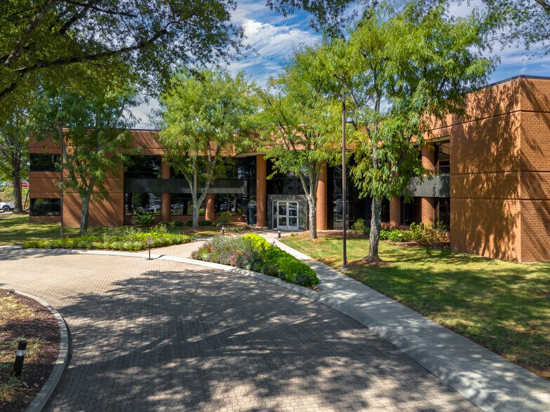 More Photos Of 308 N Peters Rd, Knoxville Office For Lease