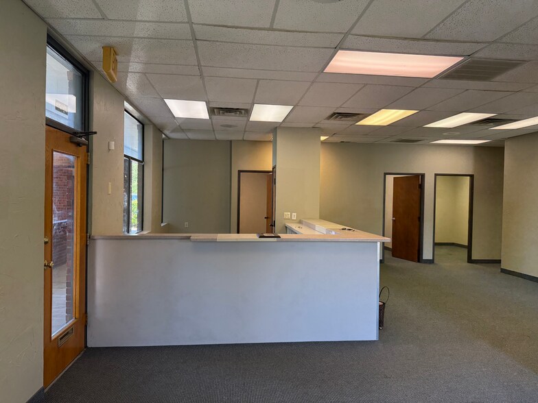 More Photos Of 6448-6450 Broadway, Garland Office For Sale