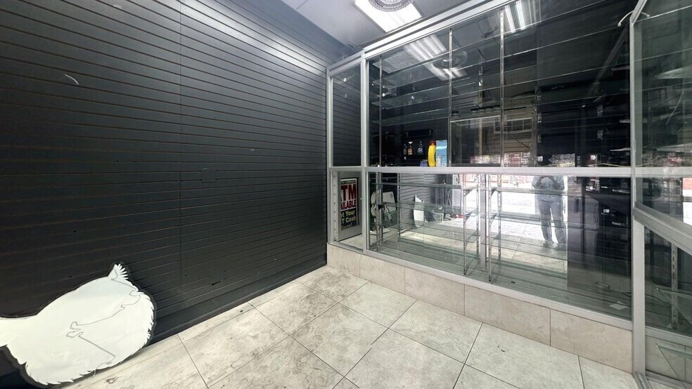 More Photos Of 85-89 Graham Ave, Brooklyn Apartments For Lease