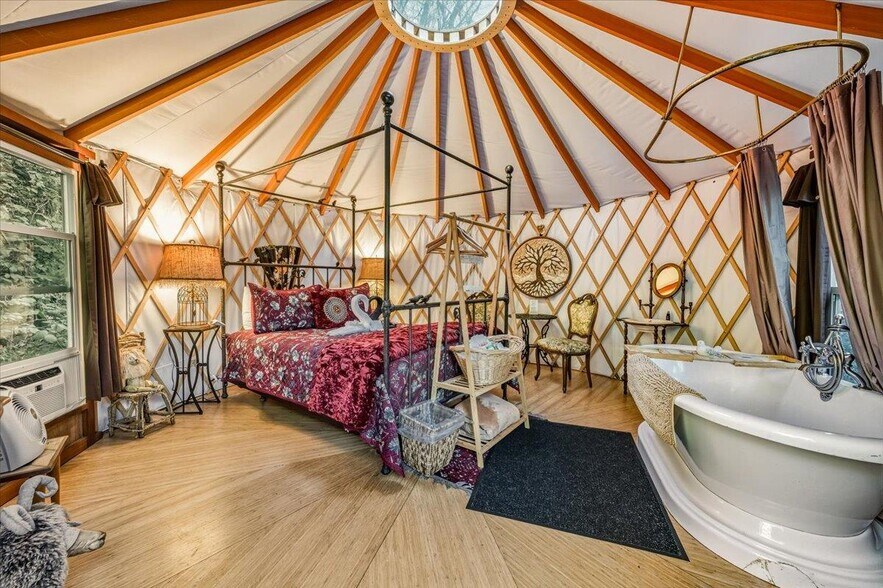 More Photos Of 317 S Pine St, Nevada City Hospitality For Sale