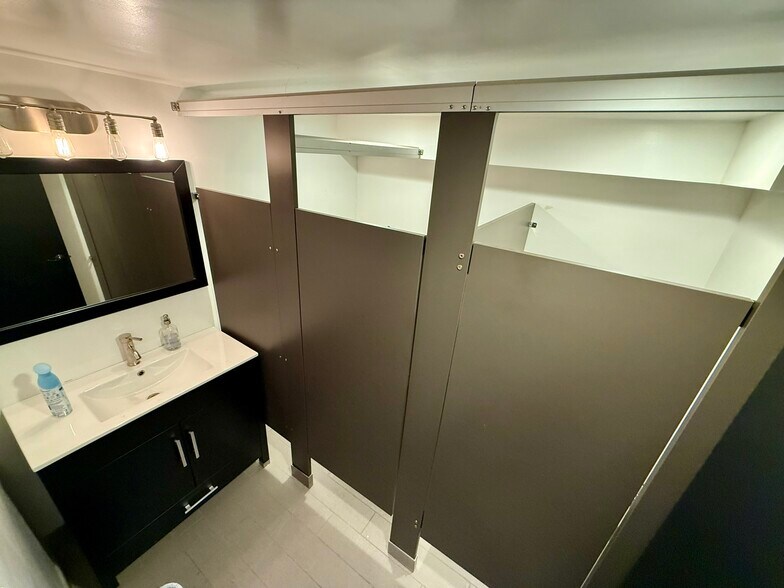 More Photos Of 2220 N Pacific St, Seattle Warehouse For Lease