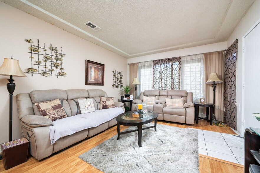 More Photos Of 5415 Pickford St, Los Angeles Apartments For Sale