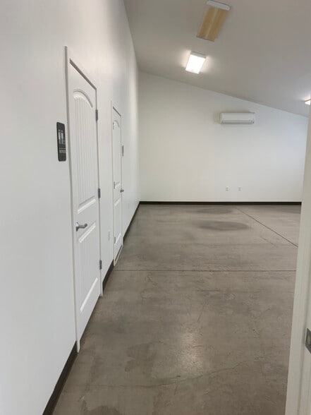 More Photos Of 8182 S Camino De Cafe, Tucson Distribution For Lease