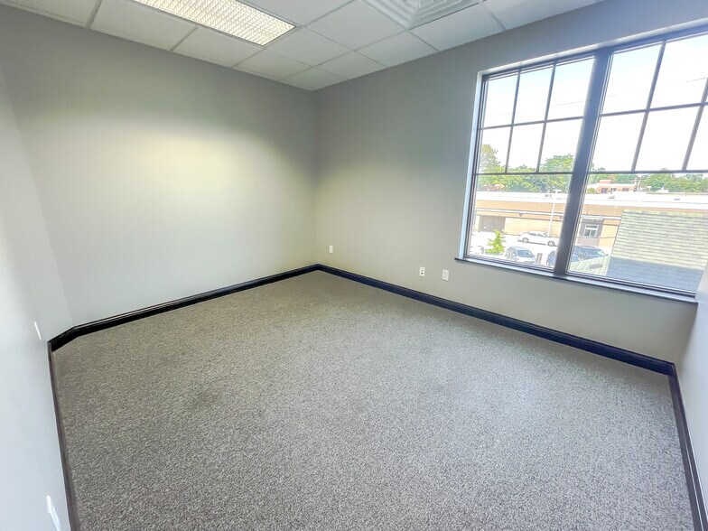 More Photos Of 123 N Main St, Crown Point Coworking Space