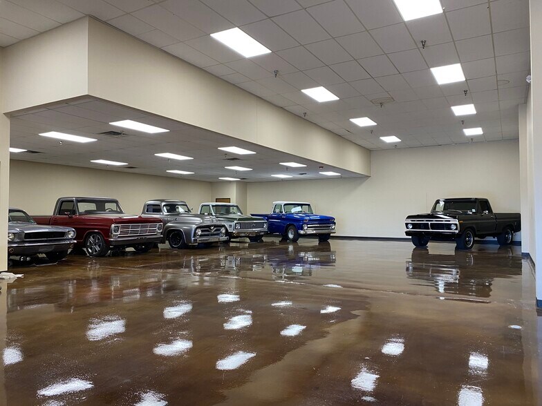 More Photos Of 8921 NW Expressway, Oklahoma City Specialty For Sale