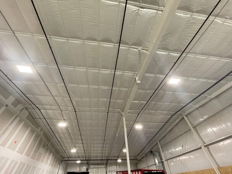 More Photos Of 2192 Express Dr, Jackson Distribution For Lease