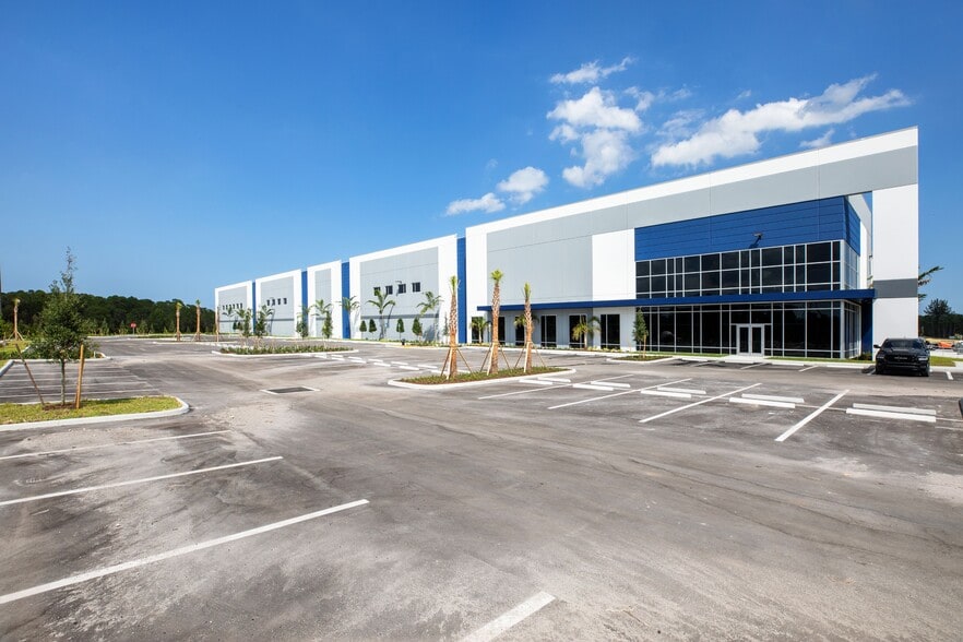 More Photos Of 15500 Venture Way, Jupiter Distribution For Lease