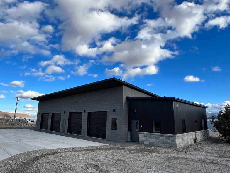 68 LAXALT DR  