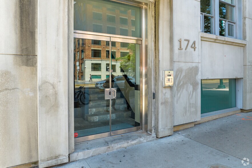 More Photos Of 174 Spadina Ave, Toronto Office For Sale
