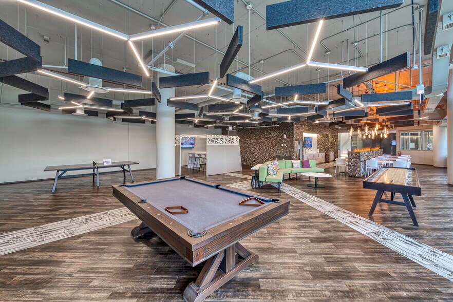 More Photos Of 5 Westbrook Corporate Ctr, Westchester Office For Lease