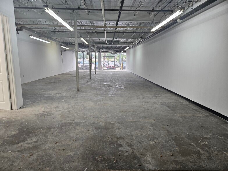 More Photos Of 8800-8899 Katy Fwy, Houston Unknown For Lease