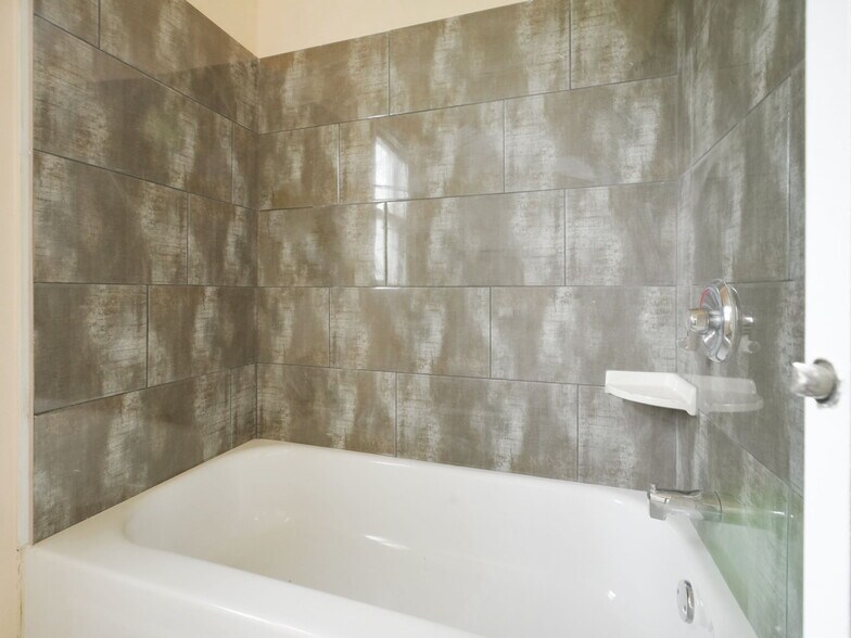 More Photos Of 9630 74 Av NW, Edmonton Flex For Sale