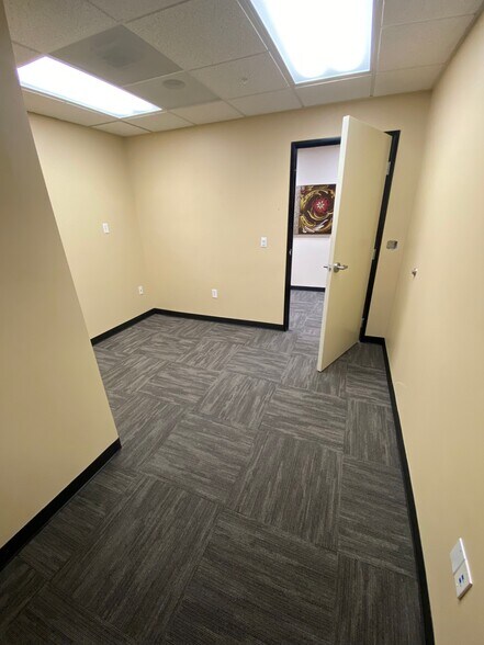 More Photos Of 3186 Vista Way, Oceanside Office For Sale