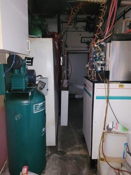 More Photos Of 1410 W Main St, Sun Prairie Convenience Store For Sale