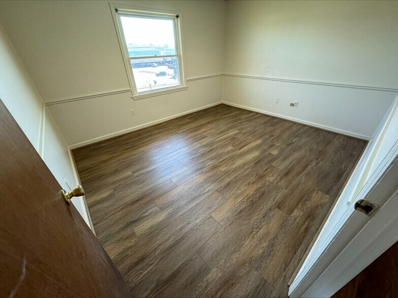 More Photos Of 3100-3120 Peters Creek Rd, Roanoke Unknown For Lease